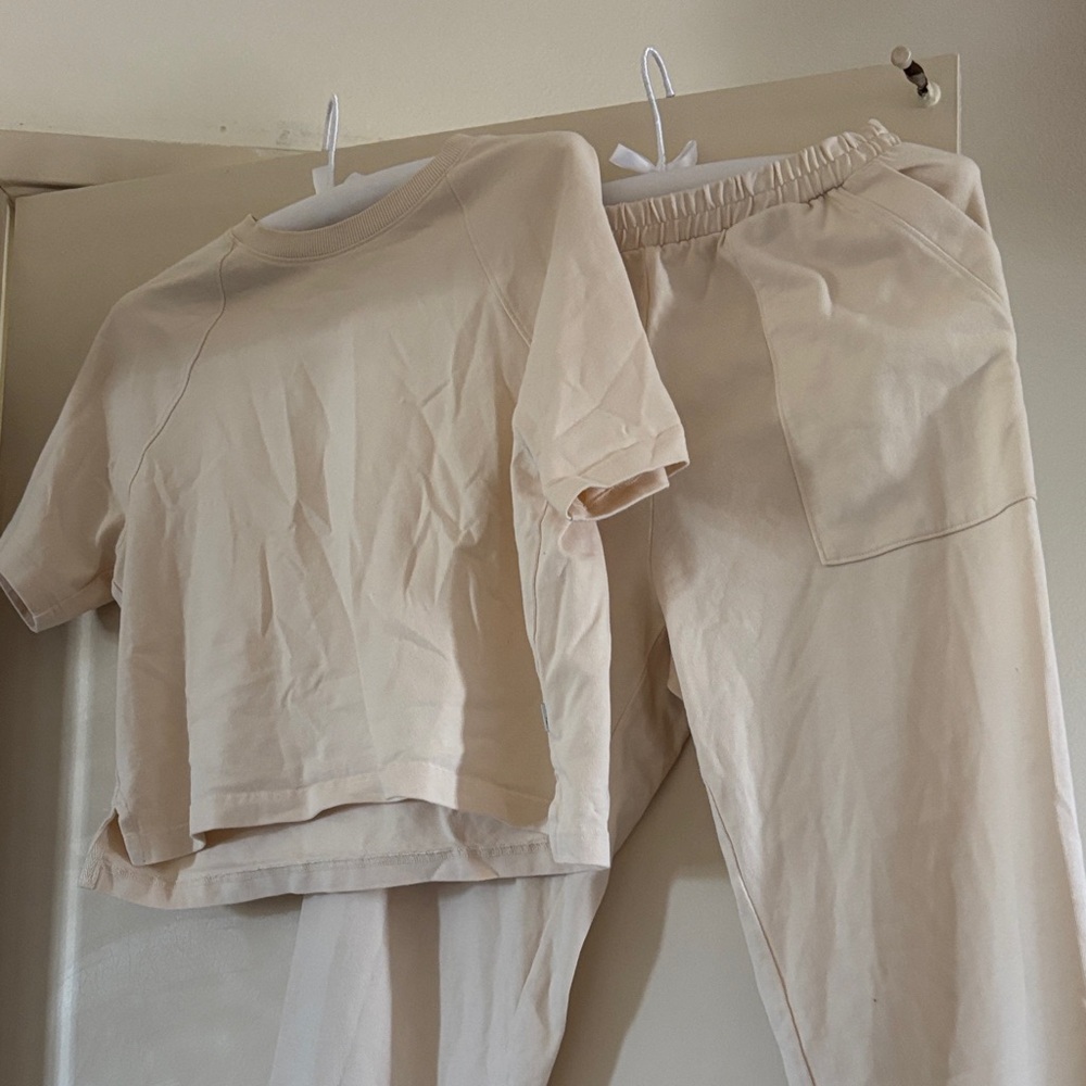 Vuori Cream Women's Track Pants & Tee Set